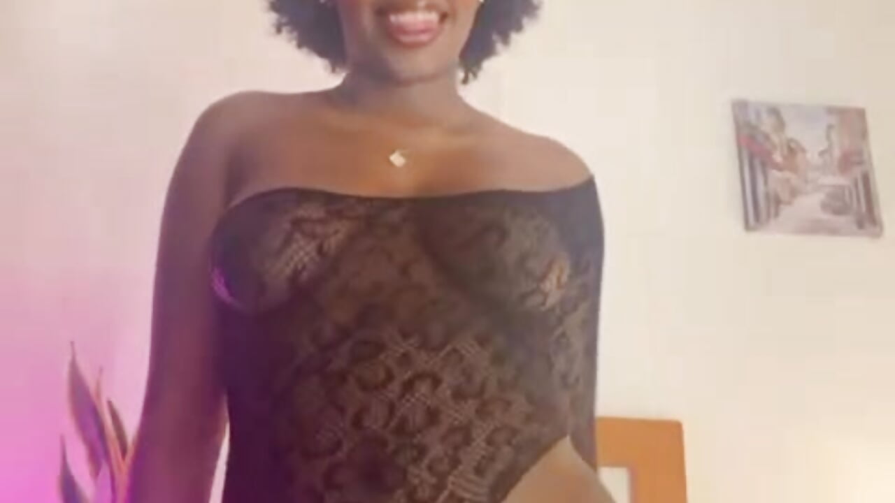 🖤 - video by RachelStonne cam model