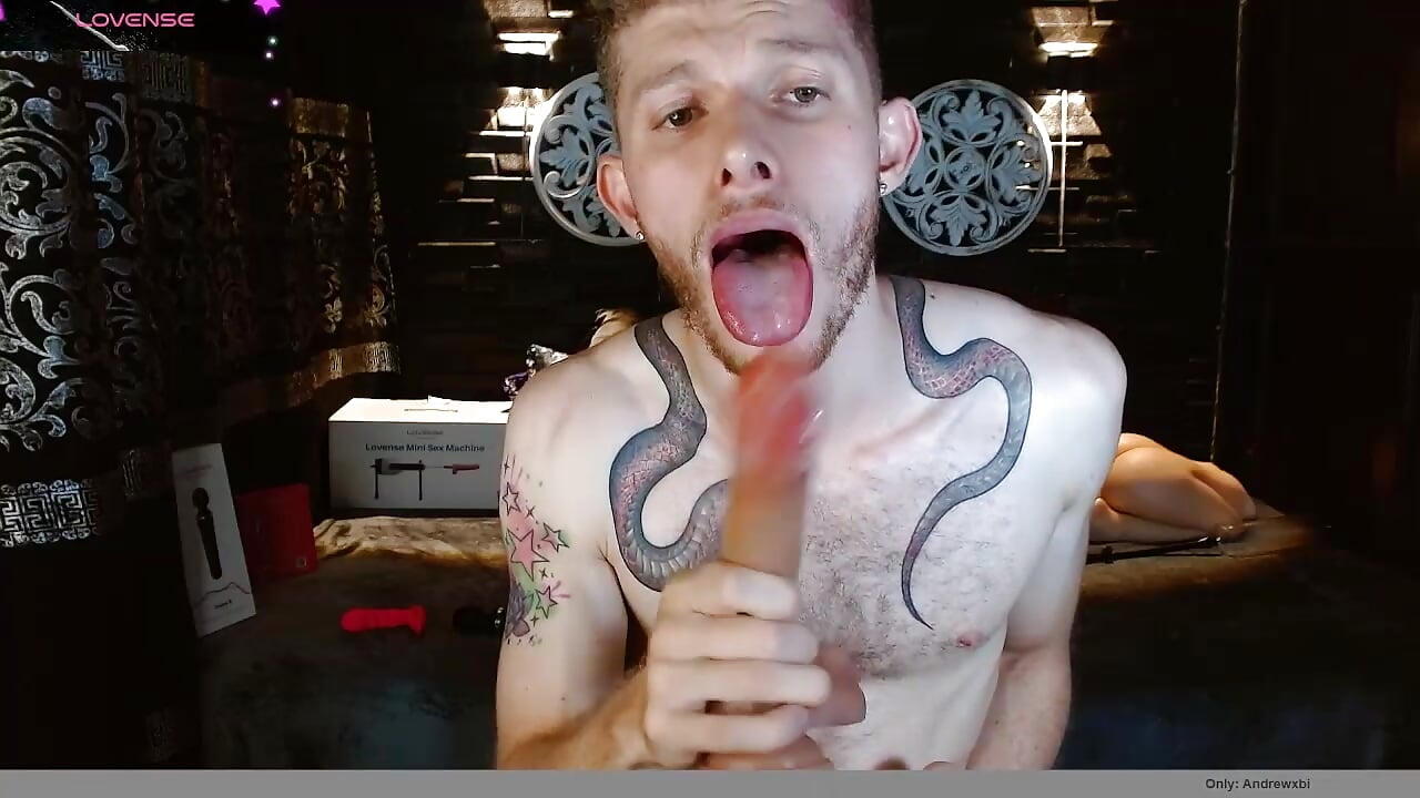 I SUCKING 2 DILDOS AND JERK OFF – видео вебкам-модели andrewxbi