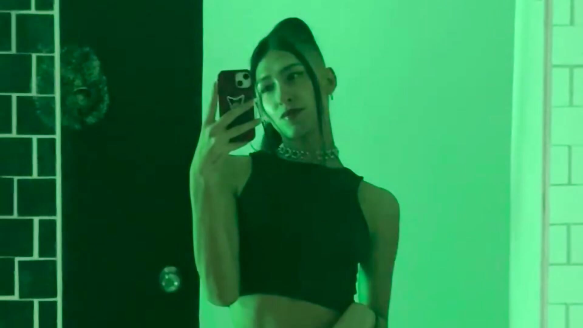 What do u think of my outfit? - 視頻由 SkylerBennet 主播提供