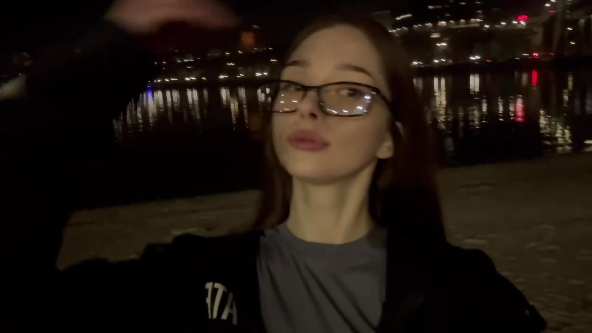 <3