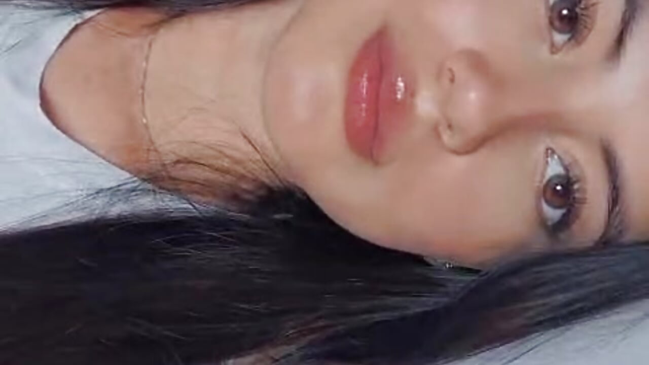 1000132360 - video van mialeia01 cam-model