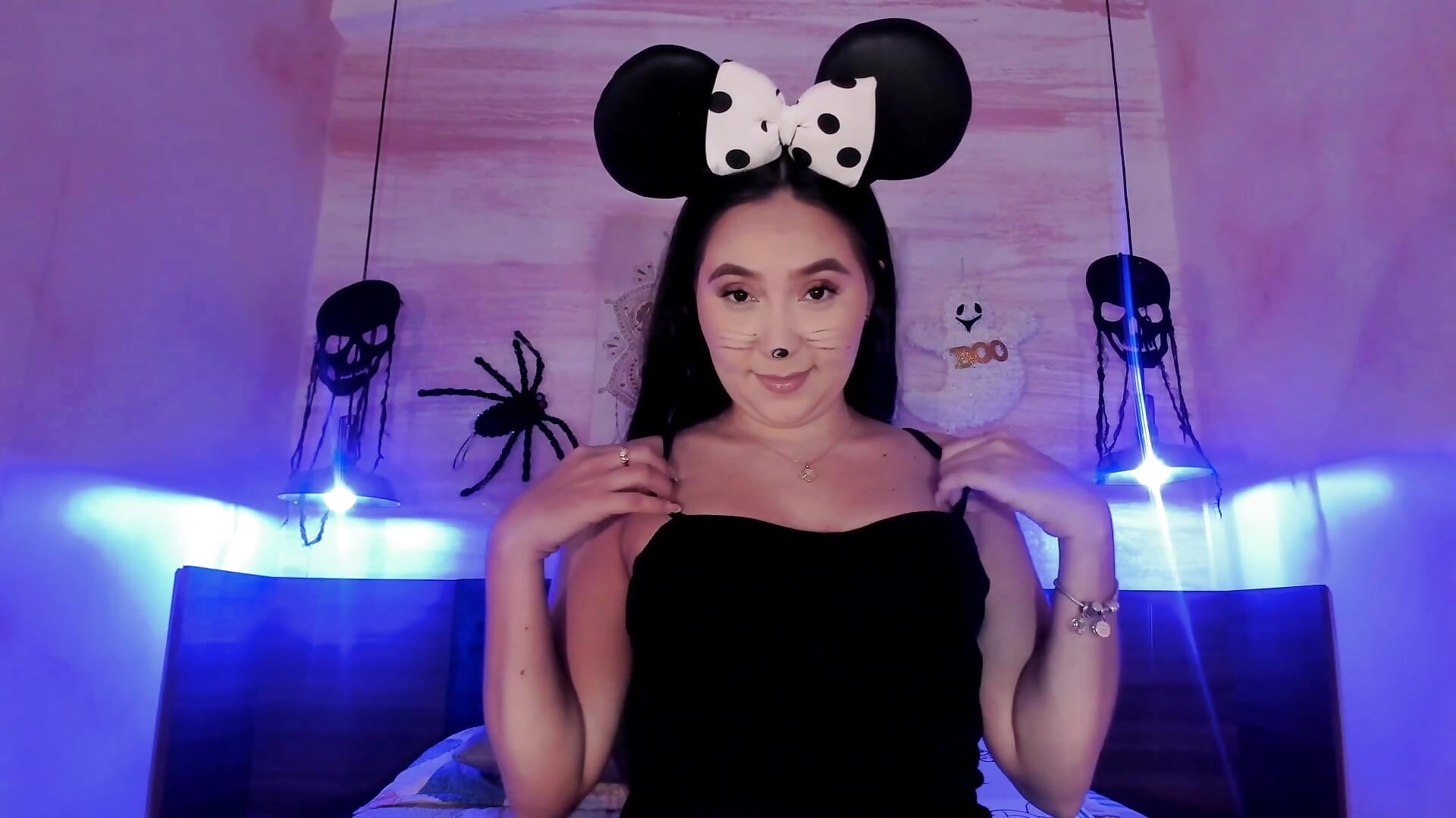 Sexy Little Mouse - video di AlissaJoness modella di cam