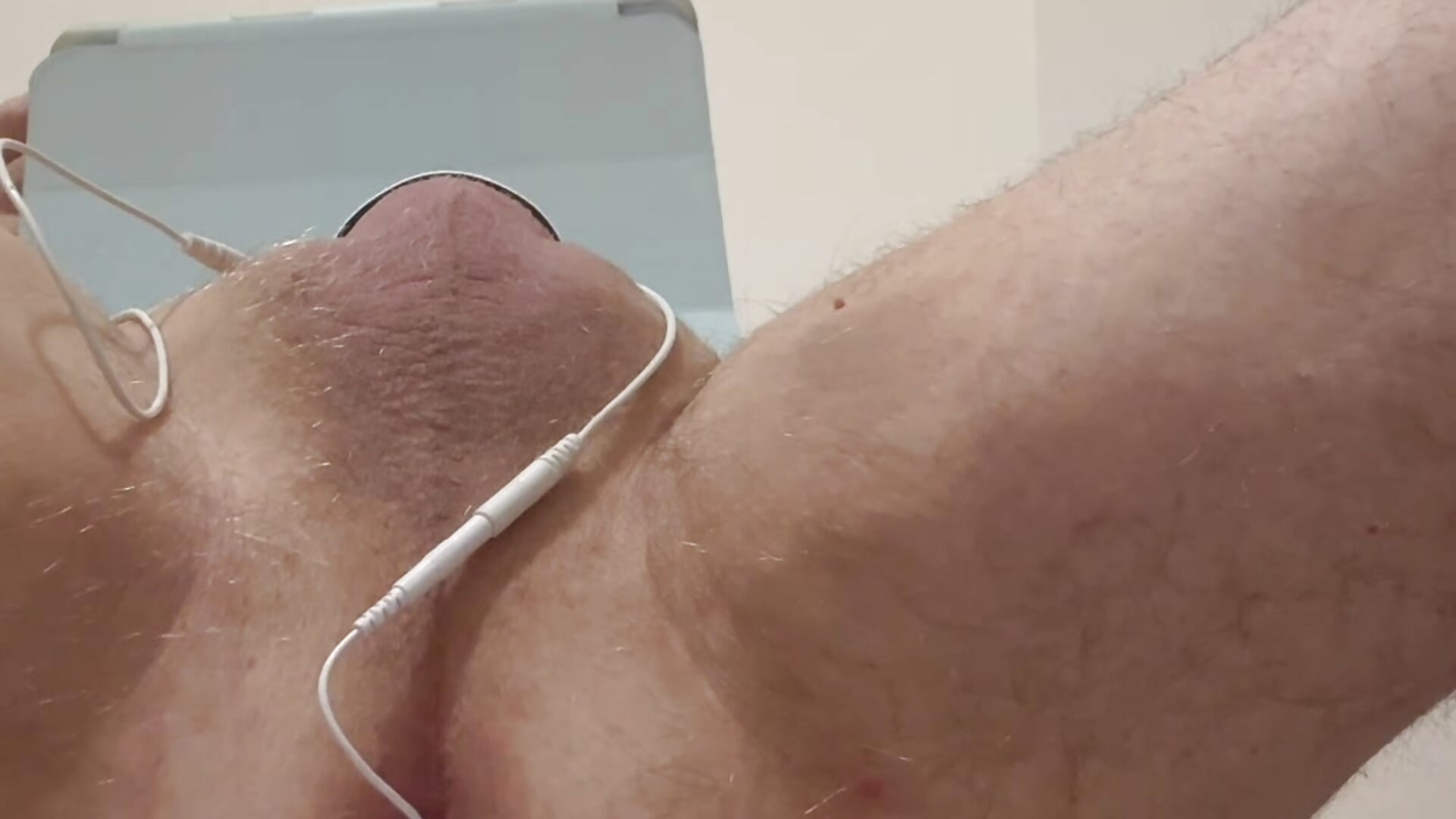 Estim cock to ass cum fountain