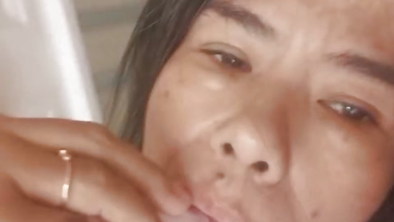 Hot mouth melting ice 👄🍧 — filmik cinderella_jackson, modela(-lki) na kamerkach