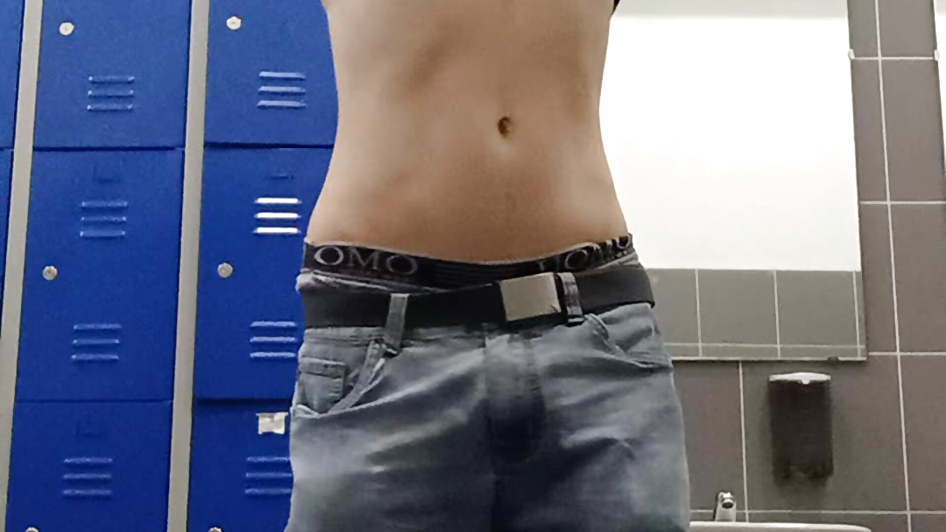 Strip at the 🚾 gym - vidéo du modèle de showcams Angelsordemons6