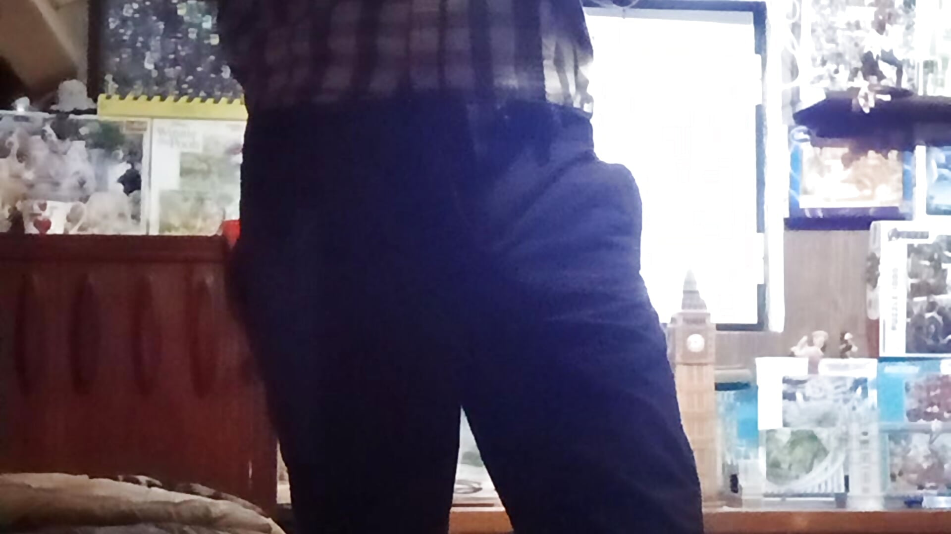 Taking off the boring clothes 🤣 - vidéo du modèle de showcams Angelsordemons6