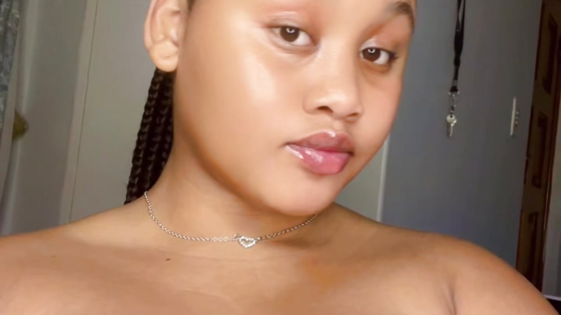 93c4bfee84f0499bb3bed89fd4a7c2f8 - Pree_888x 캠 모델의 동영상