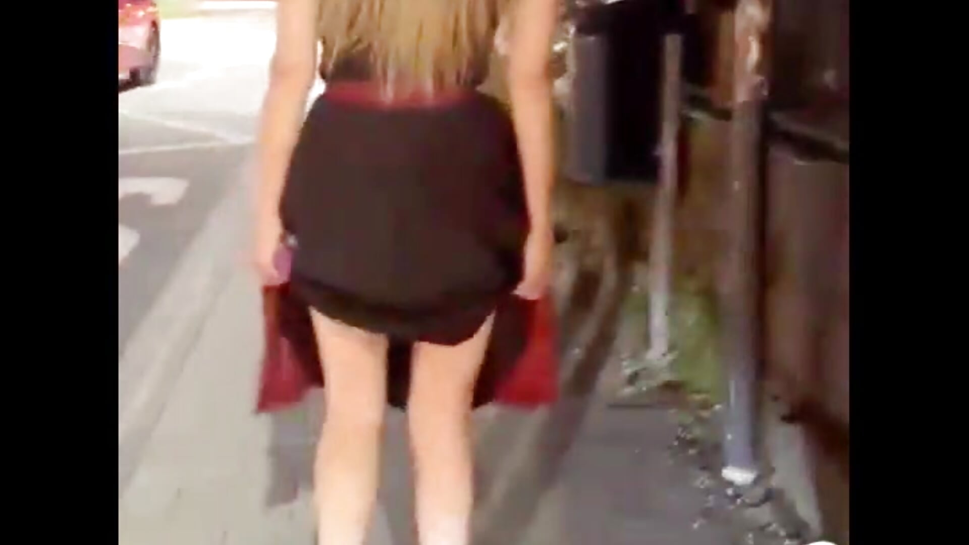 Street Walk thanks for 30k Likes ❤️ – video modela na kameri LucyLingerie78