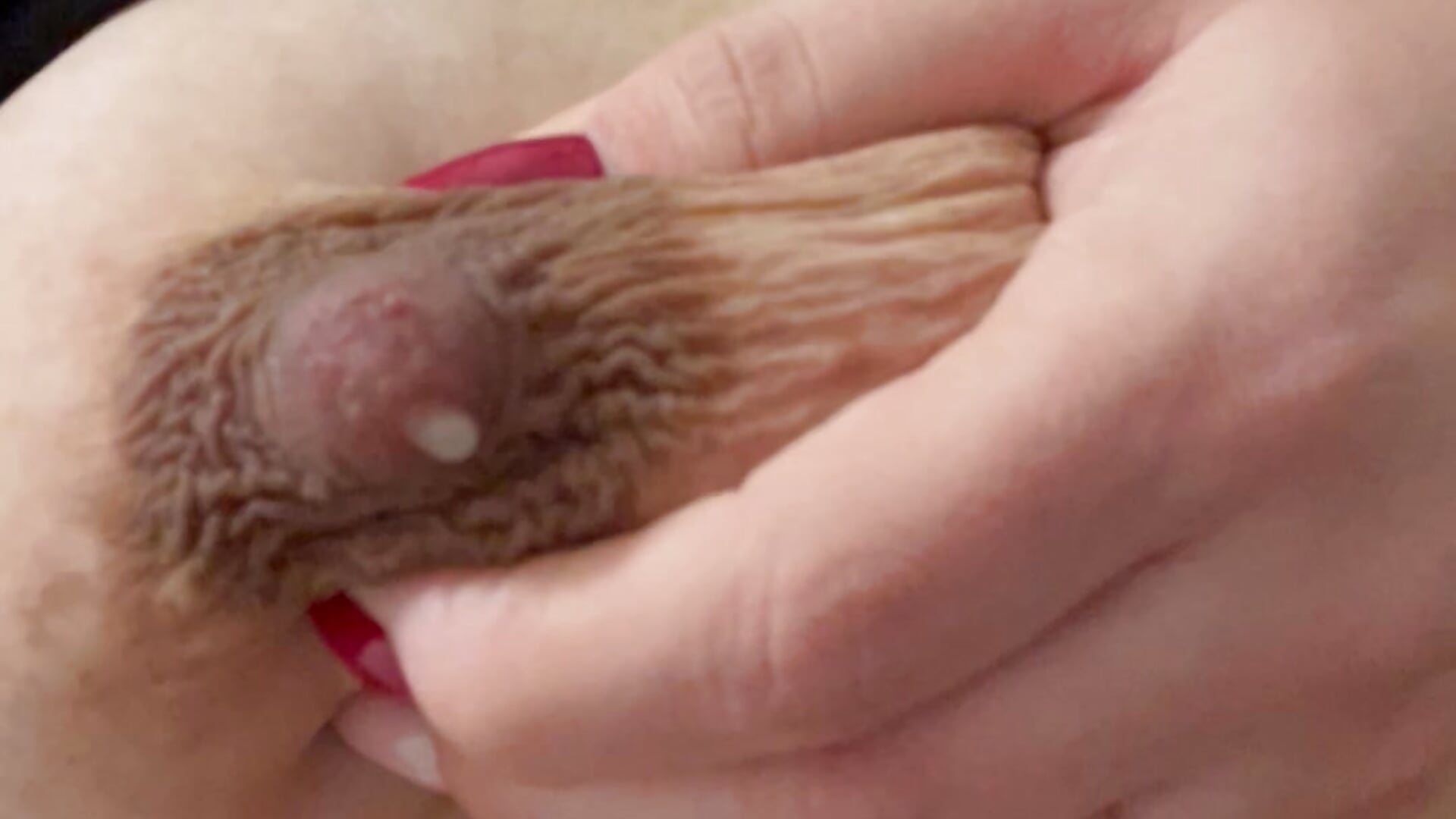 Milky tits - vidéo du modèle de showcams Queen_Kayly