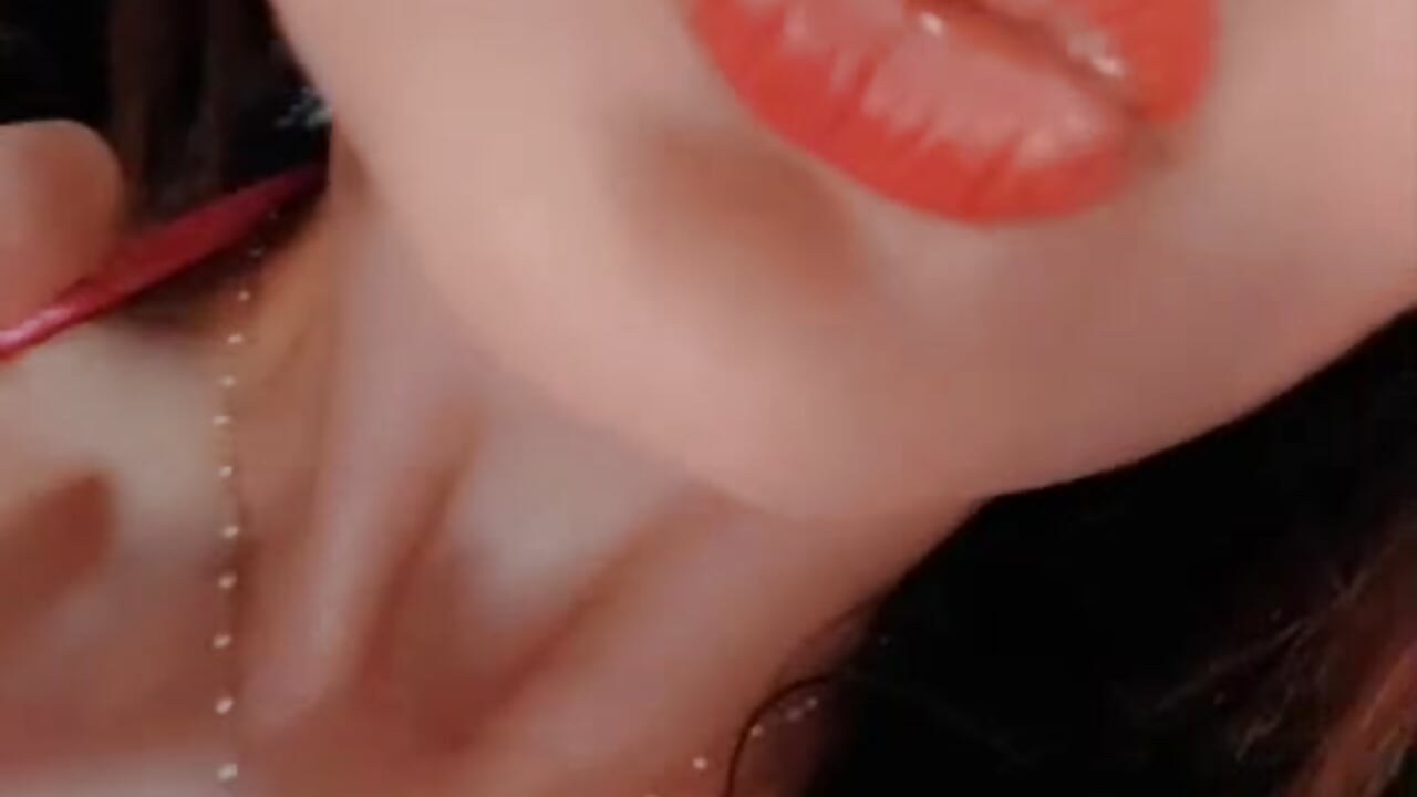 kiss 😈💋 - video by tifanny_turner cam model