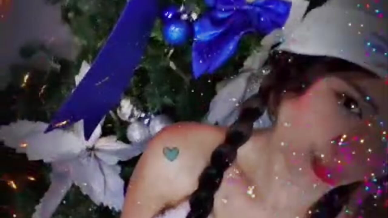 🎁🎄 - video by tifanny_turner cam model