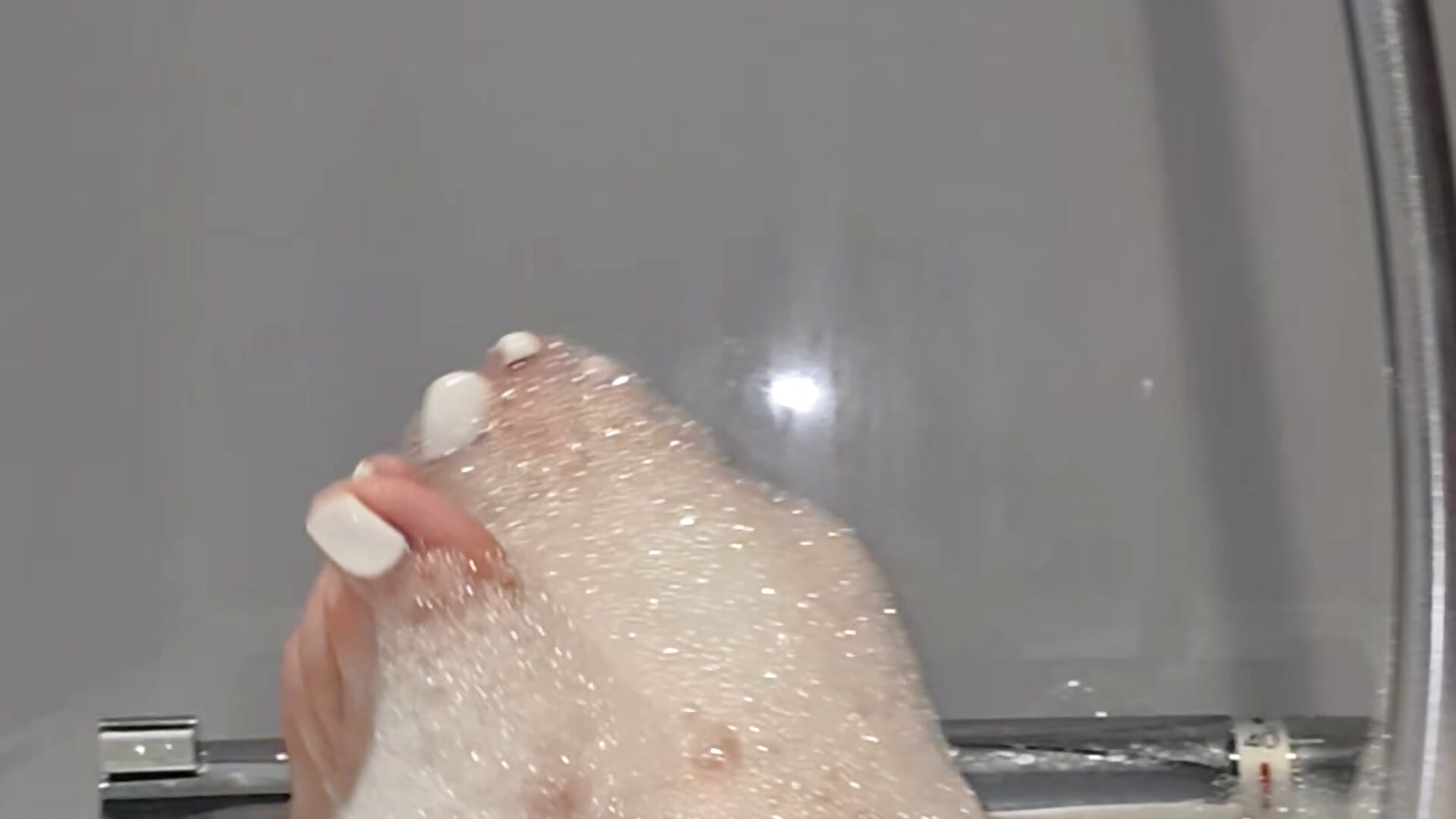 Feet in bath 👣💋💦