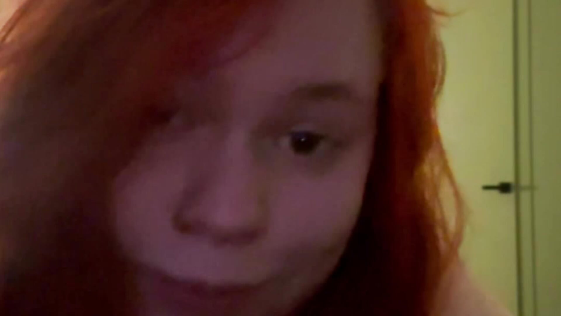 See me! - video by Miss_Renn cam model