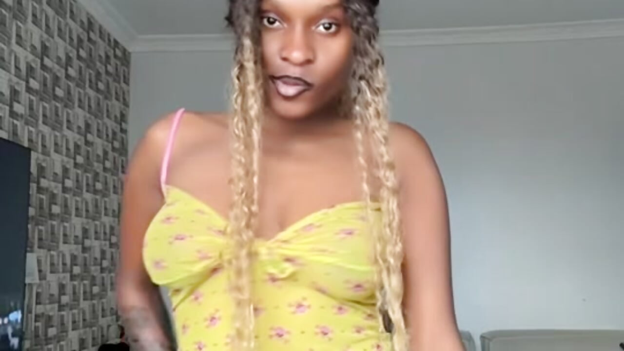 chewing is always like  a competiton for me🤣🤣😭😘anyways enjoy that from e back - video av Lil-shawrie cam model