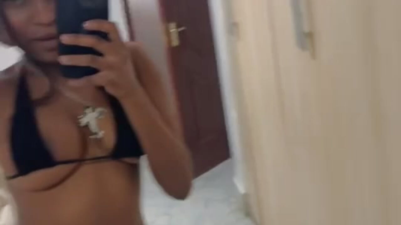 love to sniff my creampied panties😘😍😂 - video av Lil-shawrie cam model