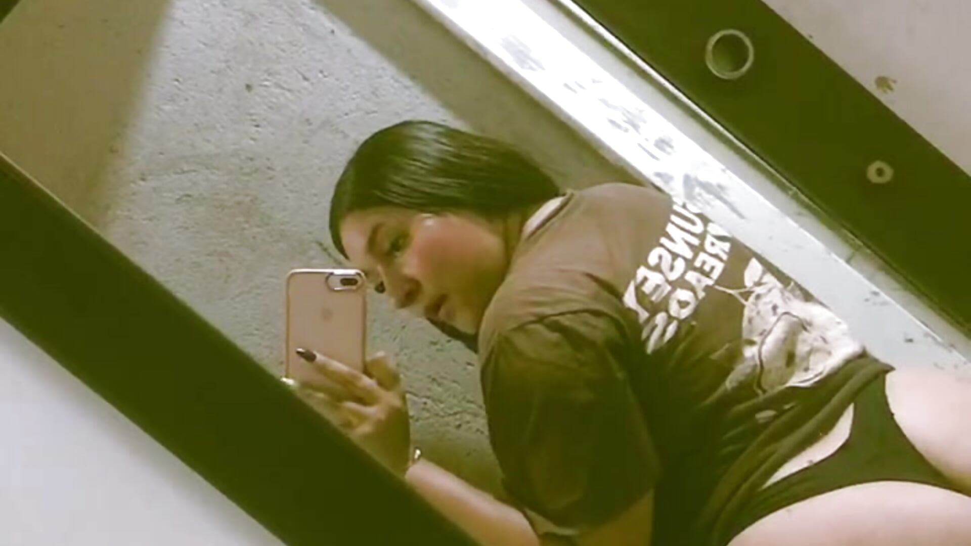 trim,C195CDDC-A717-4381-9849-1863CC87446E - video by Anaispaola cam model