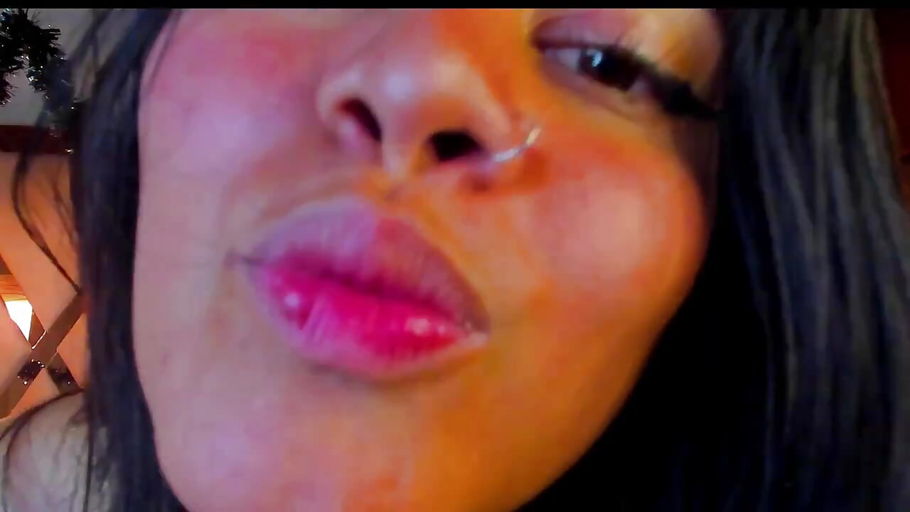 KISS - video by Little-rose cam model