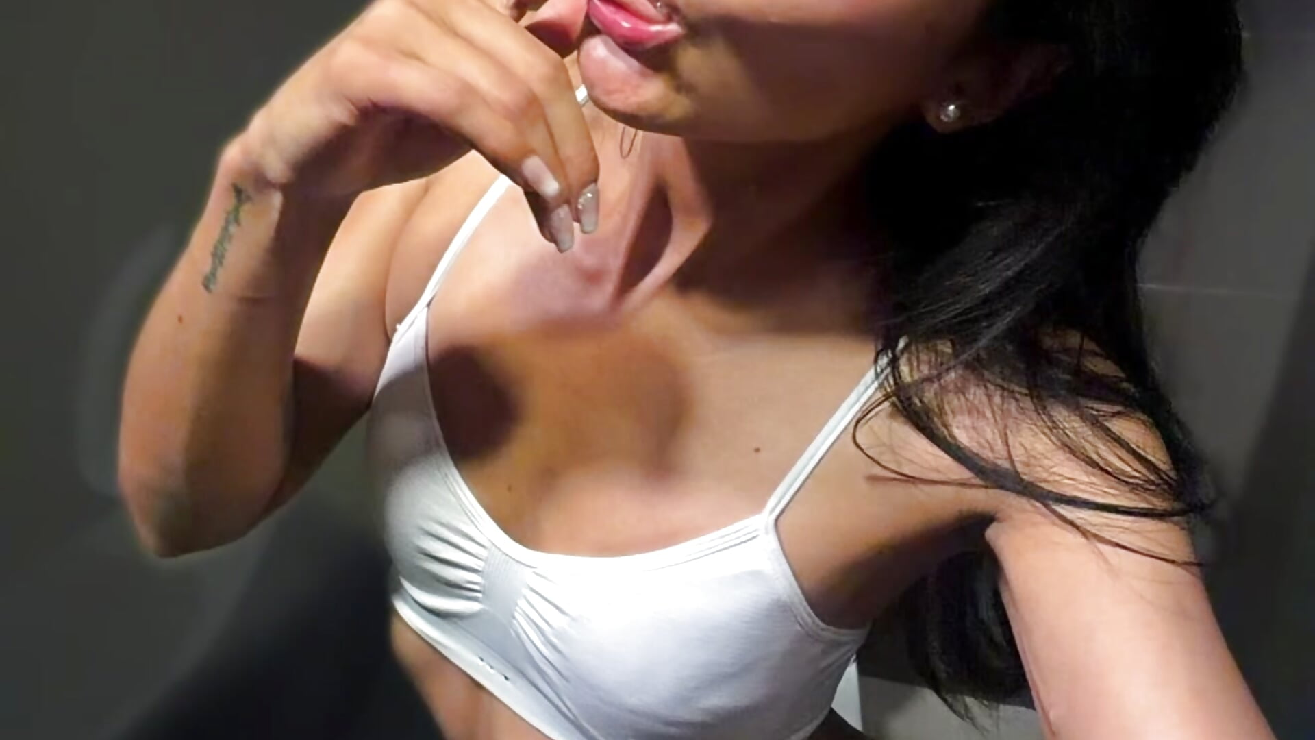 How sexy in a public restroom 🤭