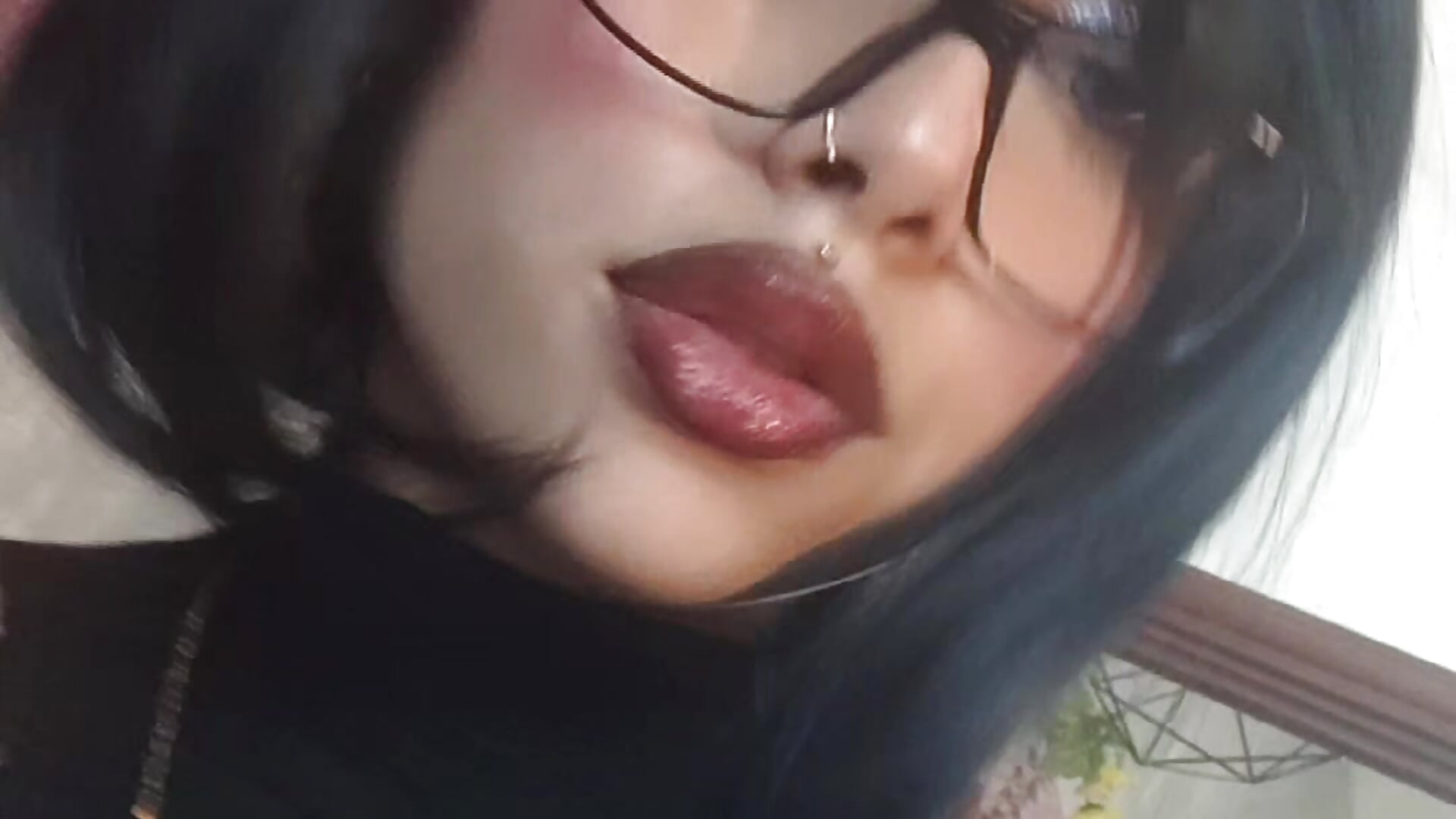 Shizuku 🕷️🕷️ - video oleh model kamera viollettaa_