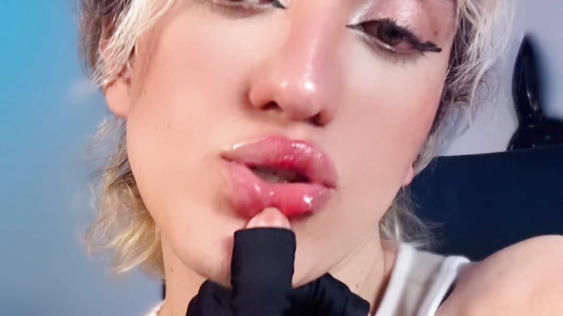 Tbh I love Ariana ♡ - Axel-xoxo adlı kamera modelinin videosu