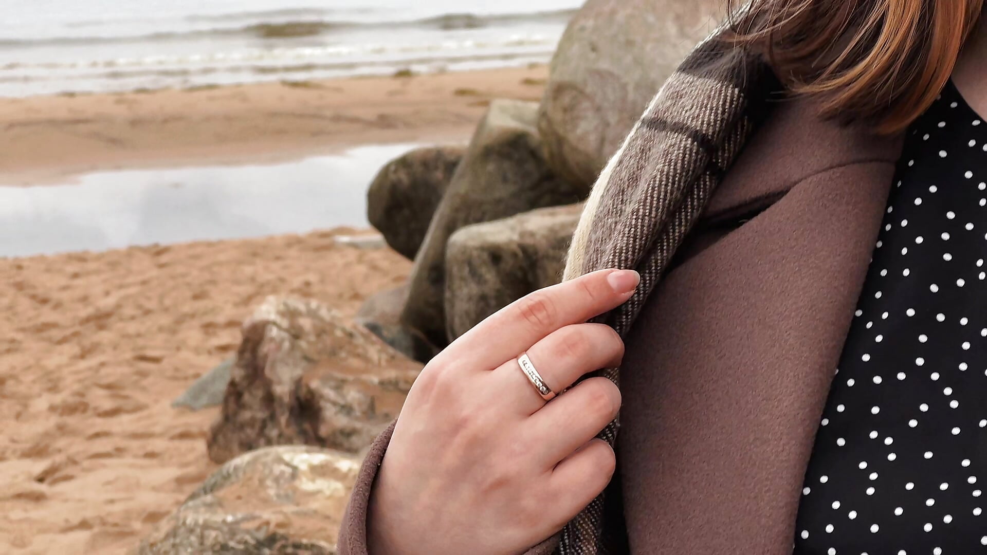 My gaze beckons you... - video by lunaalli cam model