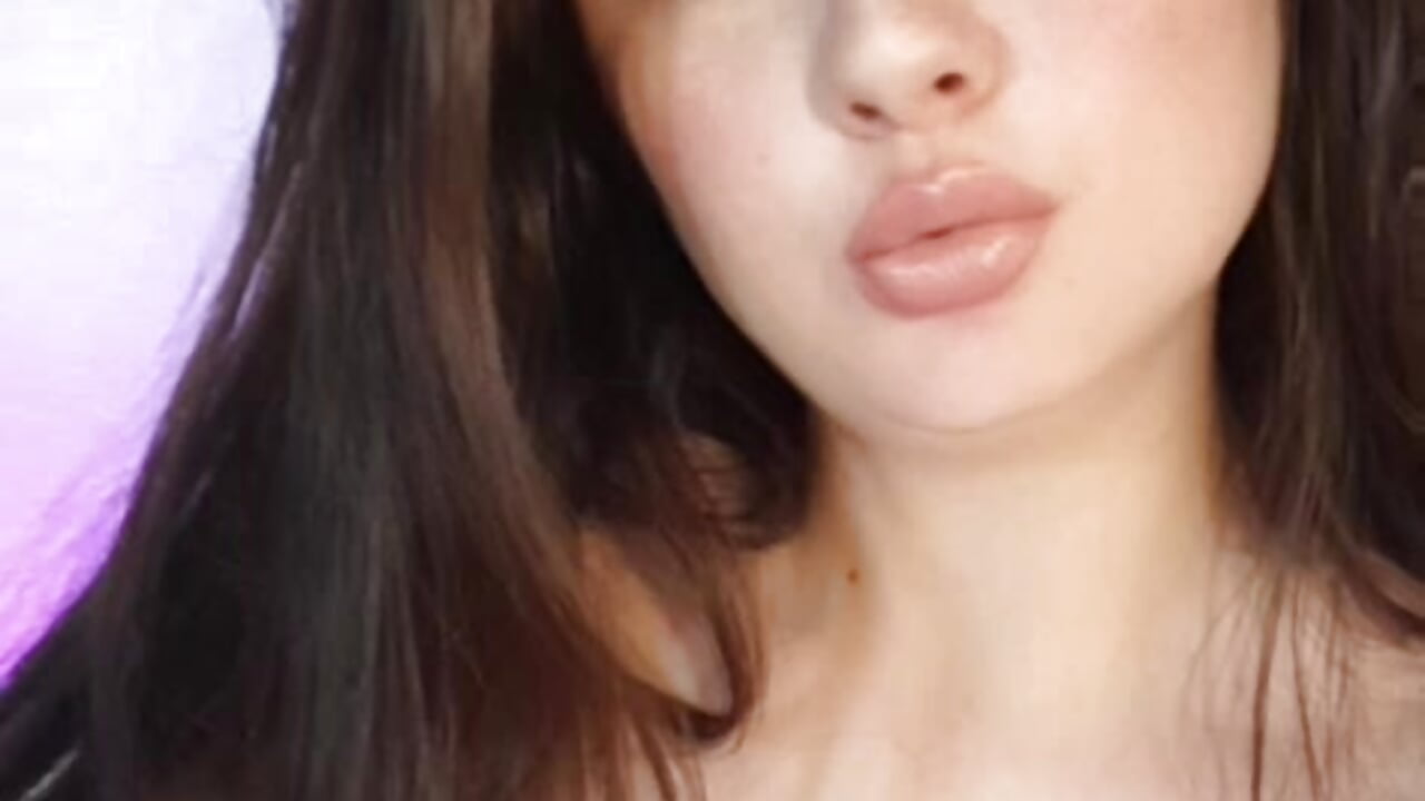 I feel too pretty - видео от уебкам модела KrystalAdams
