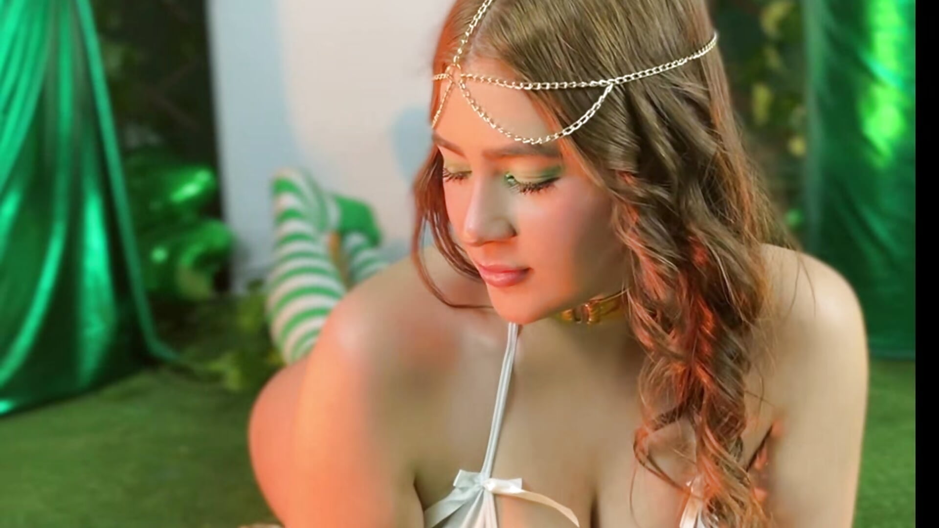 🍀💚🍀 — filmik Antonella_wild, modela(-lki) na kamerkach