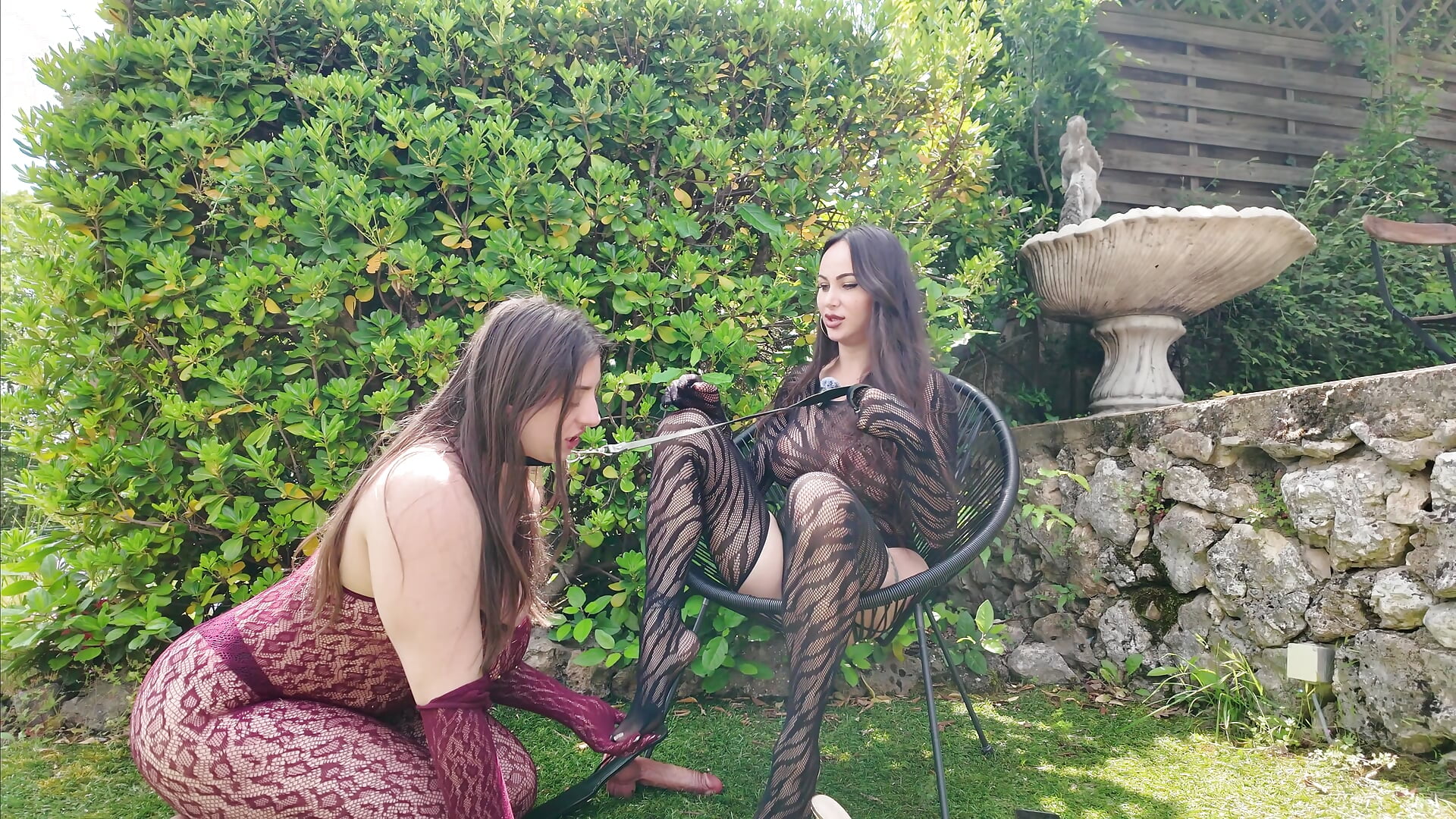 JE ME FAIS DOMINER PAR MA MAITRESSE DUO LESBIEN– Luna_Doll@xh kameramodell videója