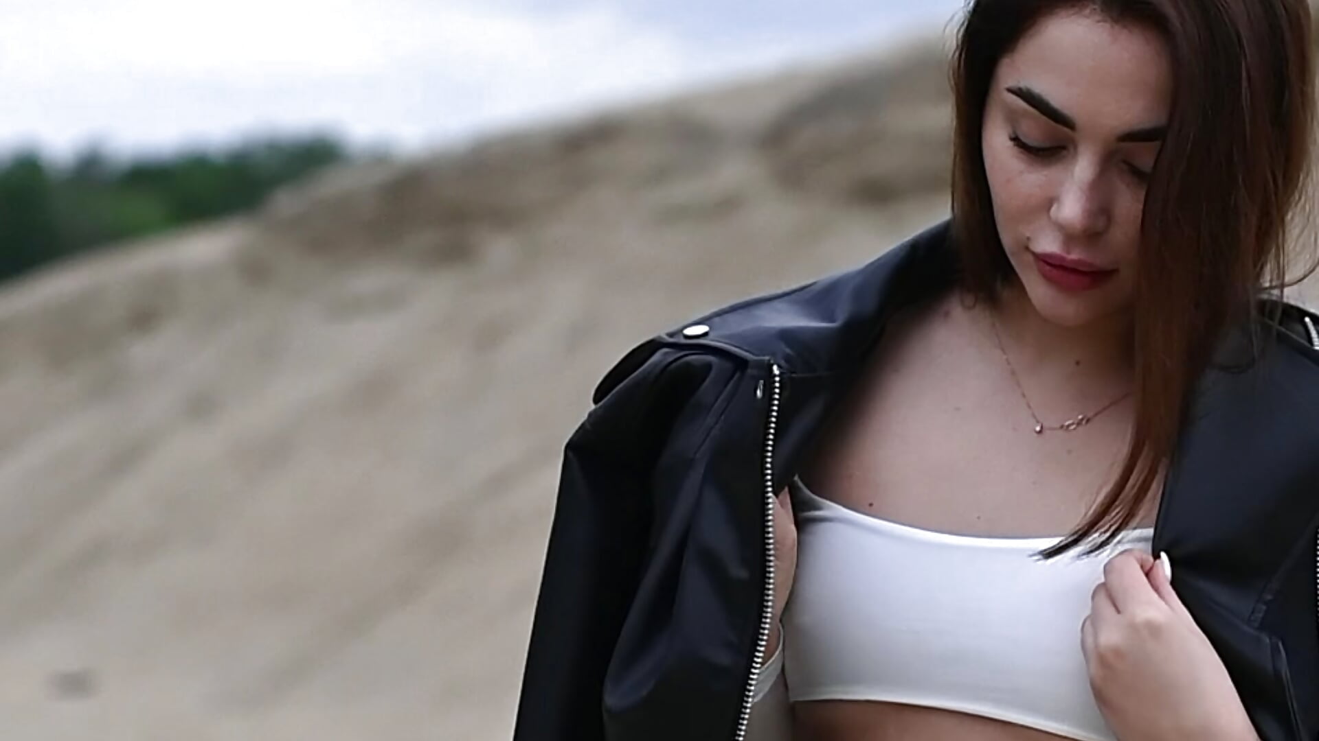 New Me 🥰 – video modela na kameri Agnessa