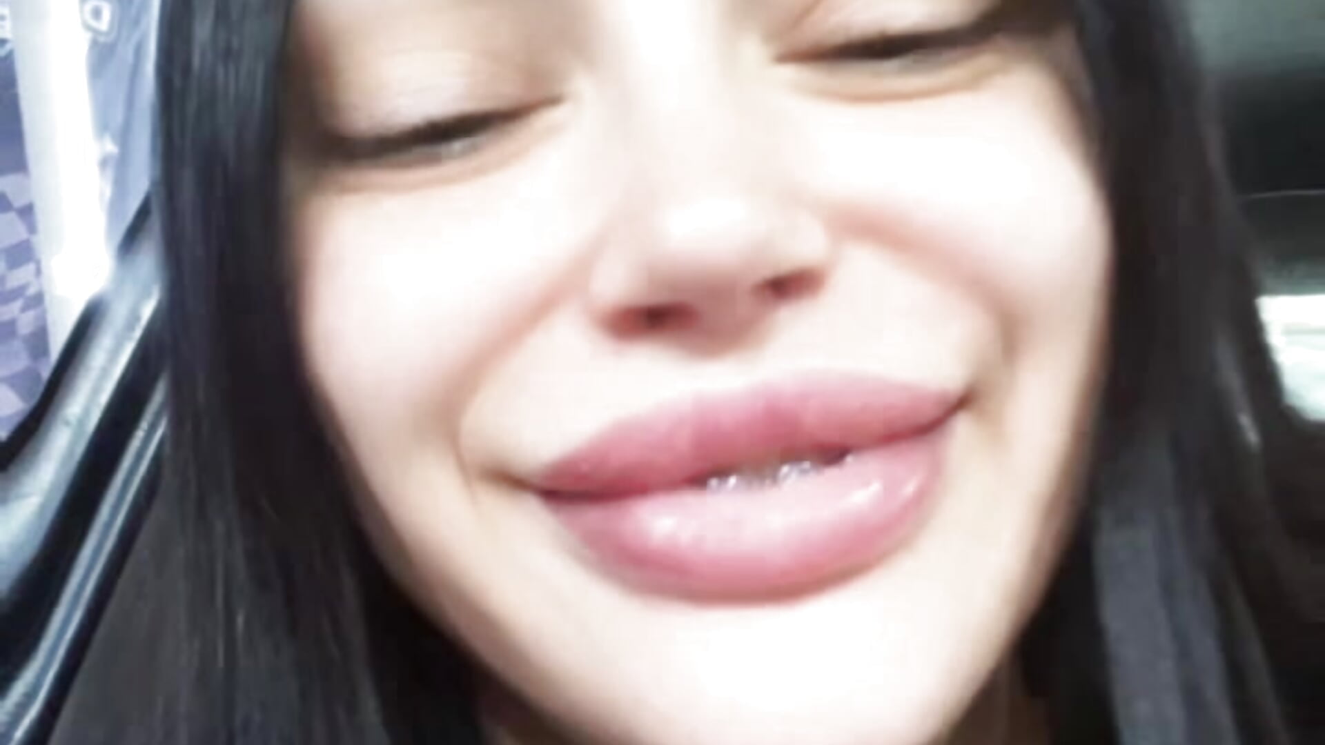 video in car – video od webkamerové modelky Agnessa