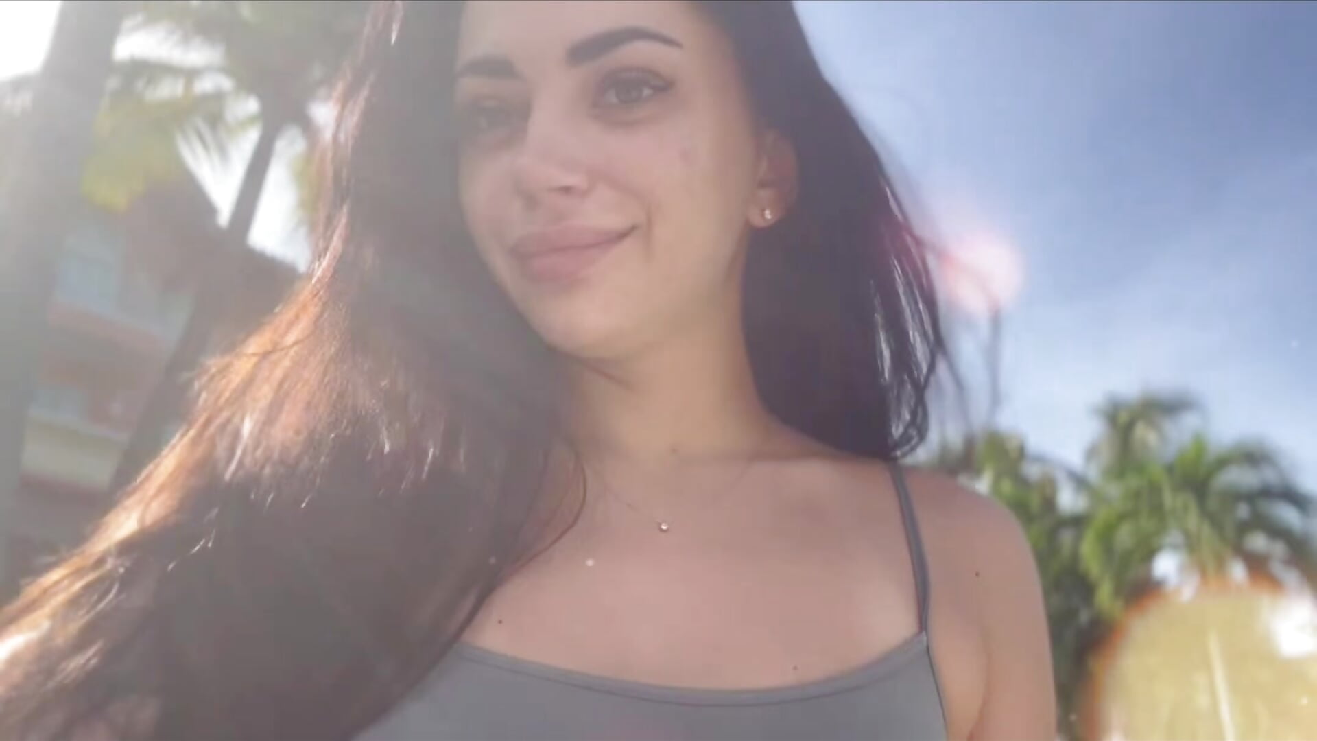 Just little kisss – video od webkamerové modelky Agnessa