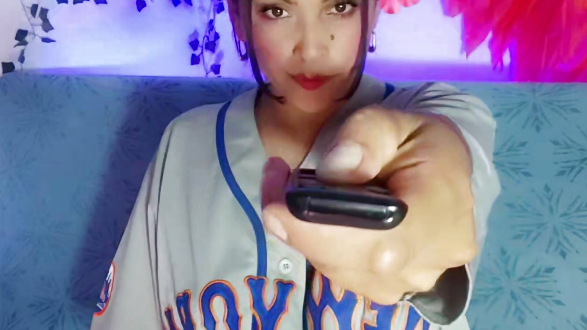 😏Take me to your living room to watch a baseball game 🥰 - video by Fox_Roxxan cam model