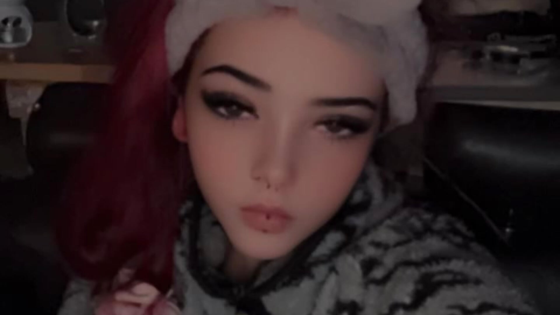 F8794250-23BA-4B20-8096-A6801E2255A4 - βίντεο μοντέλου 666lina420