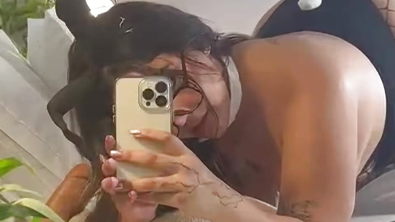 🐰🍑 - video by KatlynRous cam model