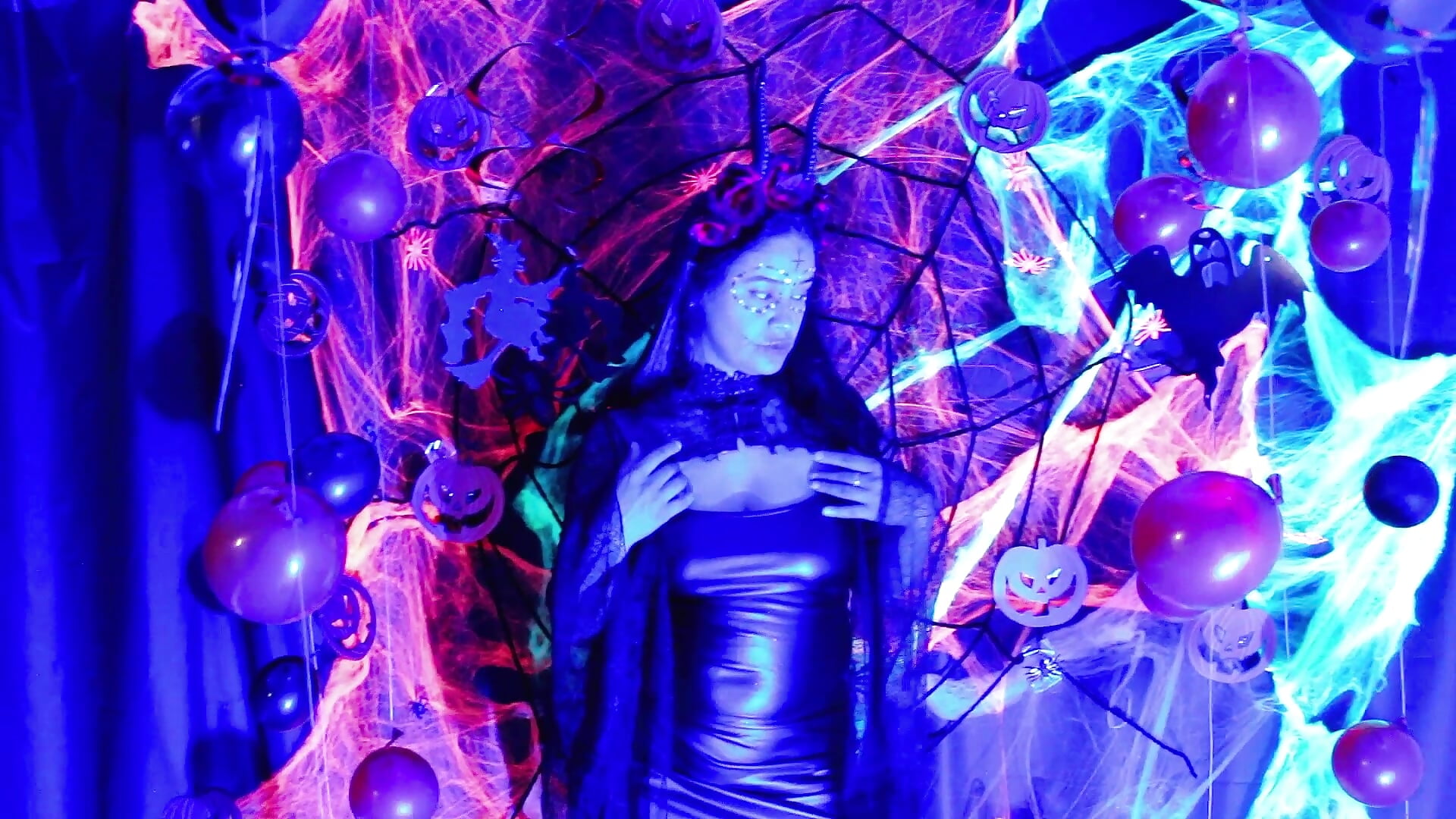 Halloween 2025🎃🎃 - video by GreciaFox1 cam model