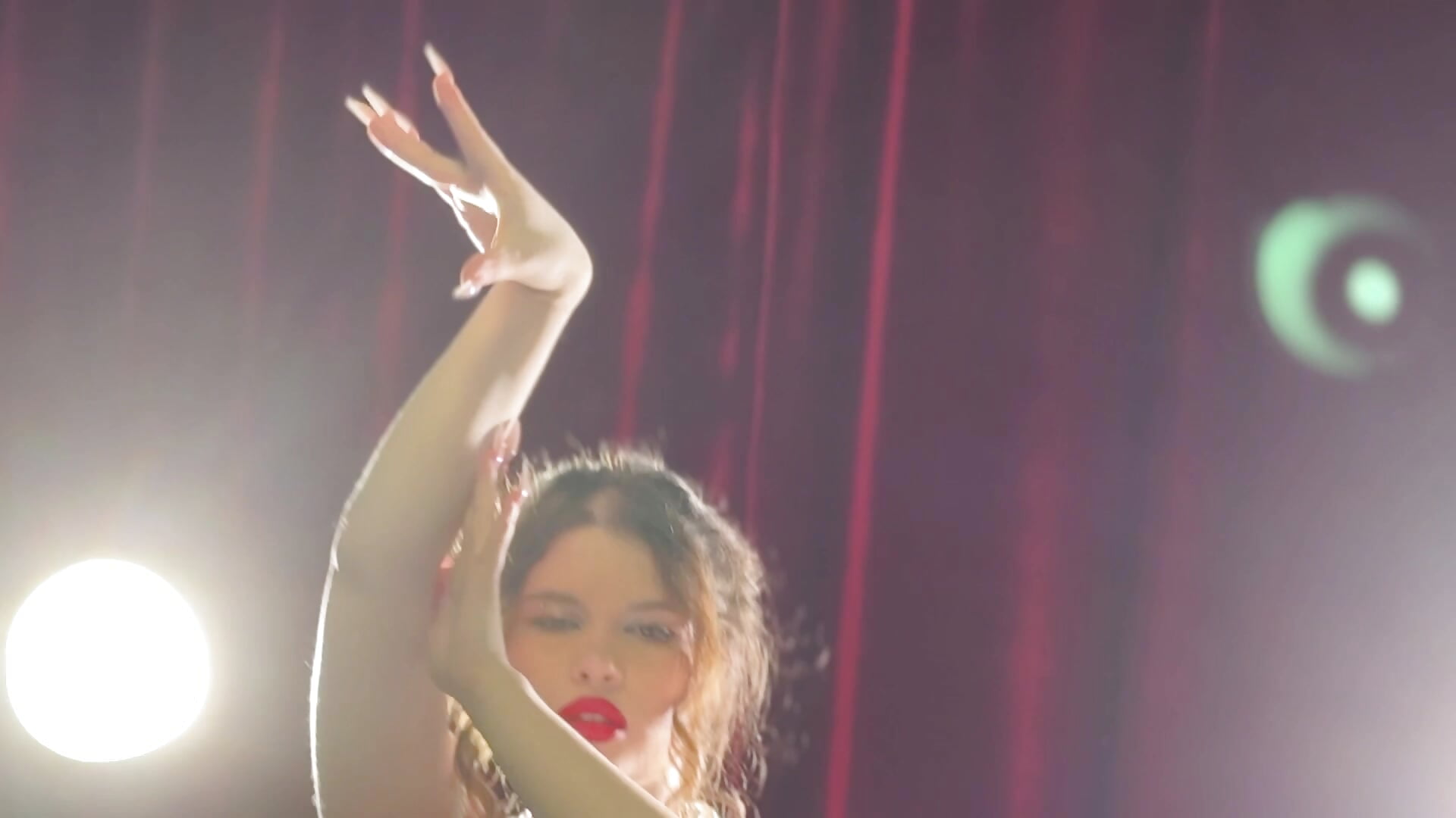 red - video by RianaRey cam model