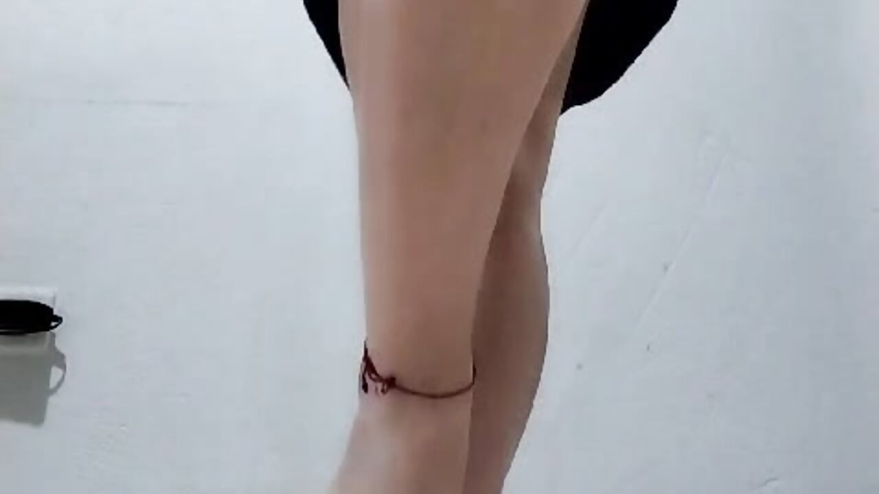 Dirty Feet with Red Nails and Fat Toes ♥ Legs Fetish - video by Luciifeer_ cam model