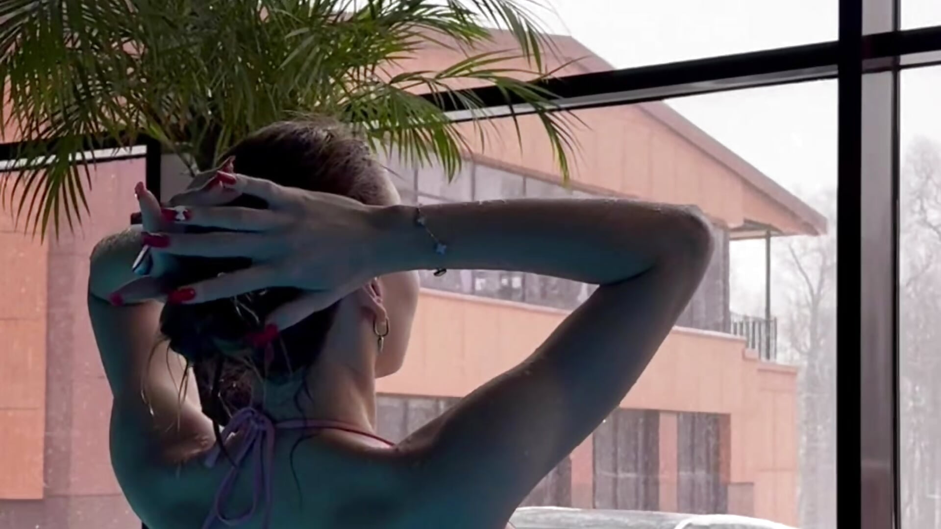 Swim in my ocean of beauty and pleasure 😍－カメラキャストのYungTessaの動画