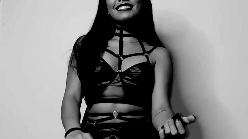 Your place is under my heels. - відео від вебкаммоделі ania_gomez