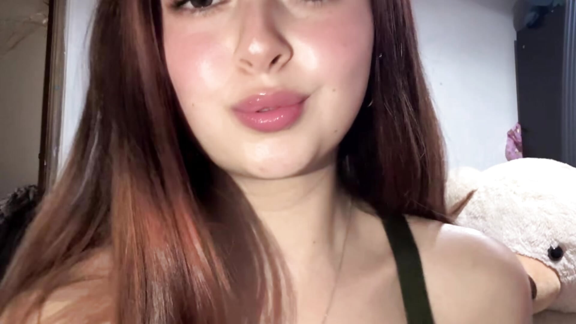 255682aa700a4f72b9e43ca103e27151 - esmeralda_diamond69 캠 모델의 동영상