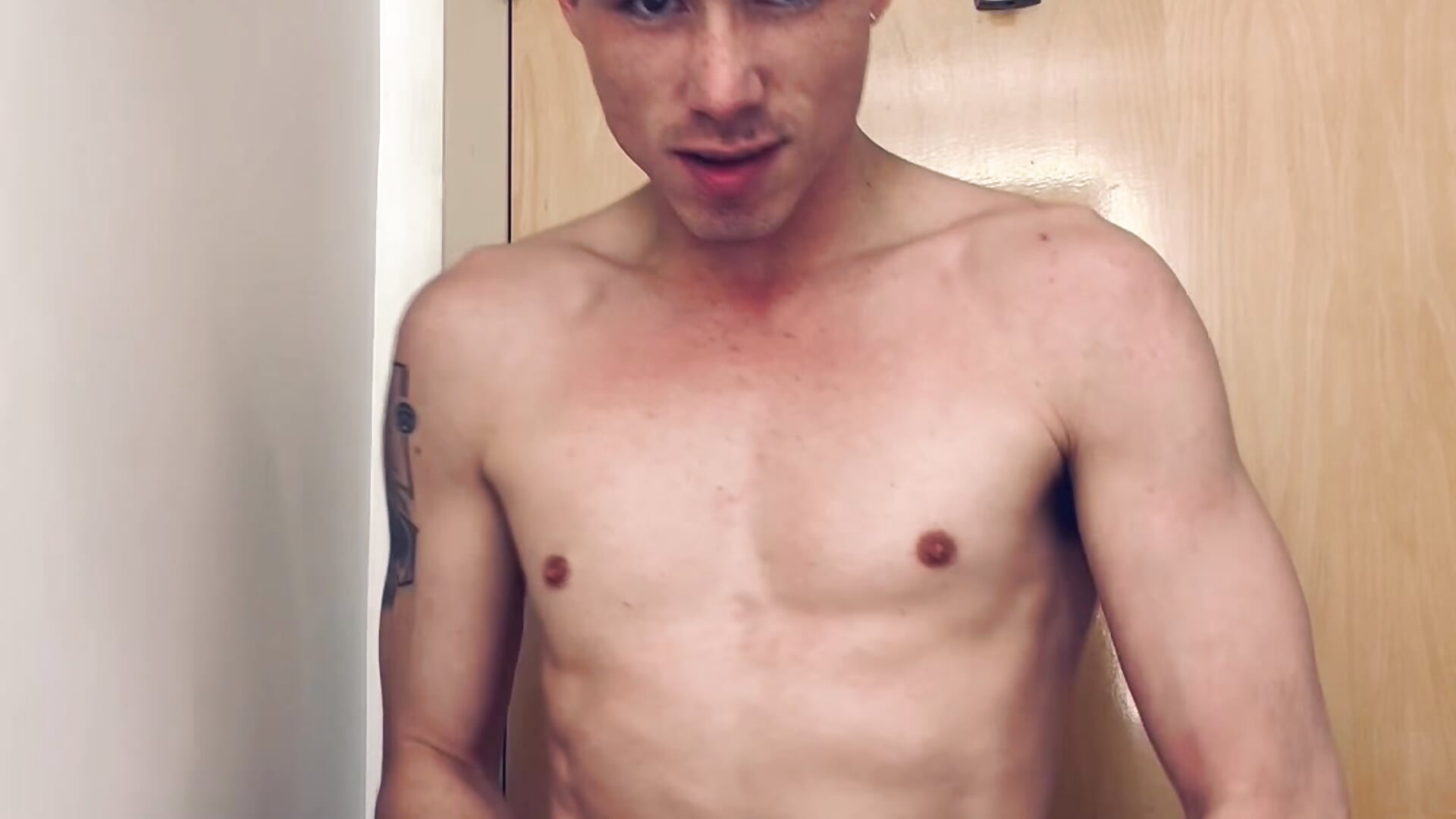 Preparing for my first stripchat live session – видео вебкам-модели Keeksiebitch