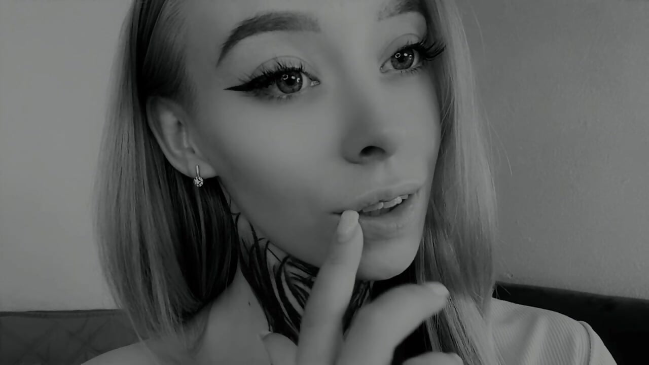 Touch me - video by IvyBecket cam model