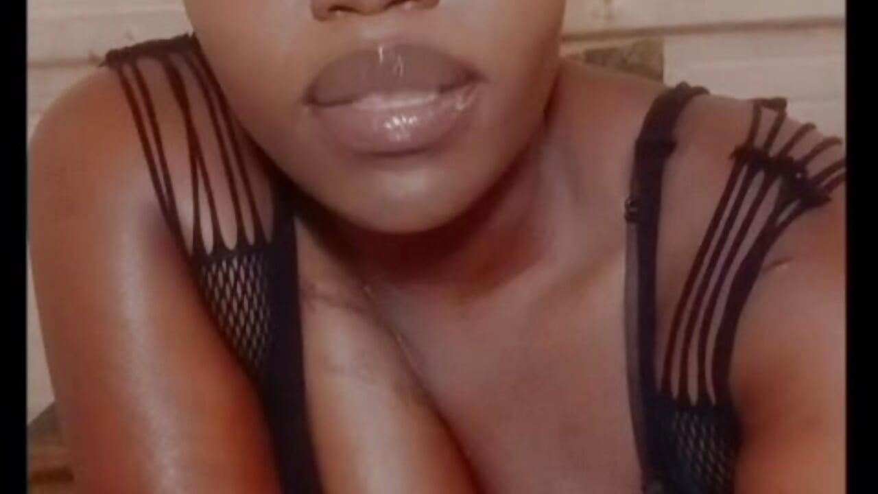 Welcome me back - video của người mẫu cam LactatingSeductiveEbony