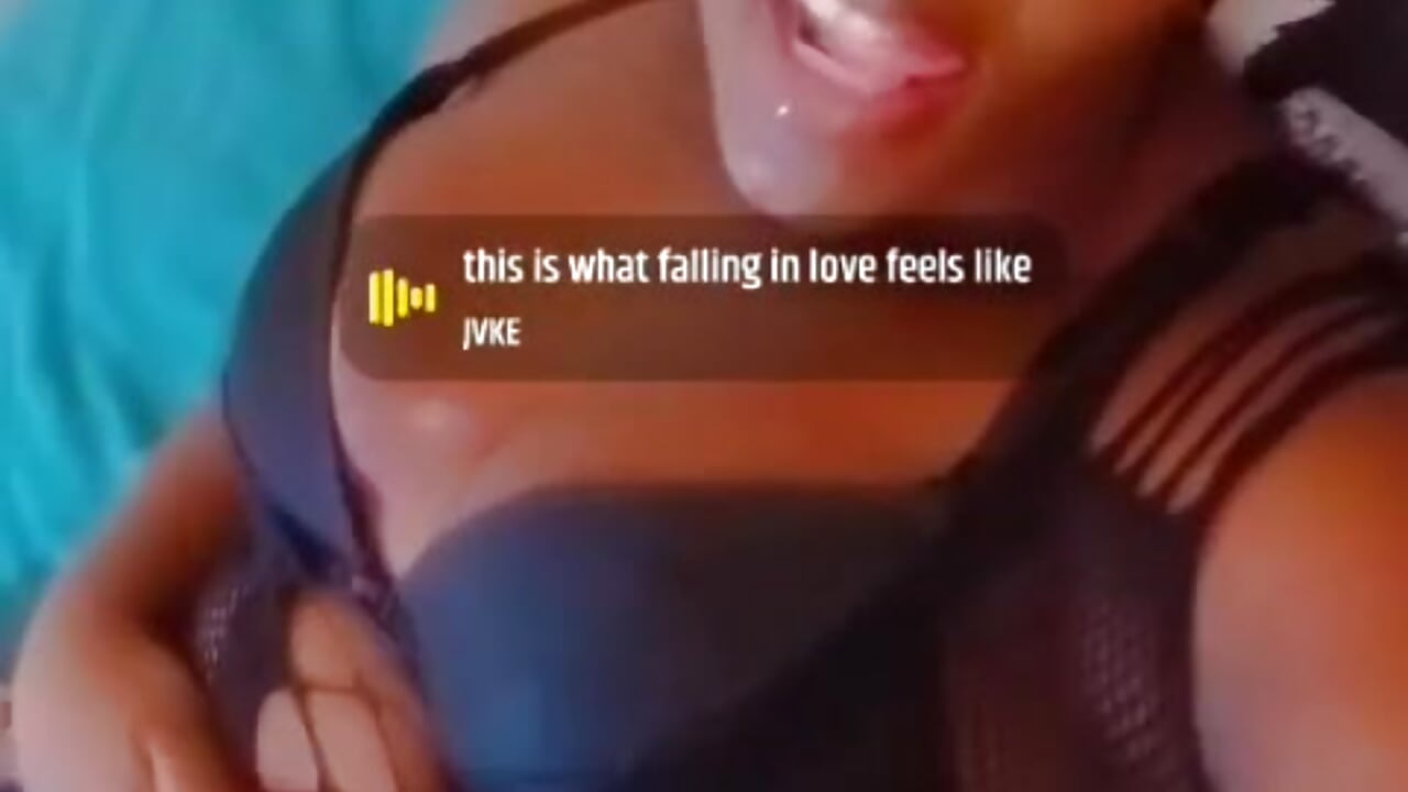 I am lonely - video của người mẫu cam LactatingSeductiveEbony