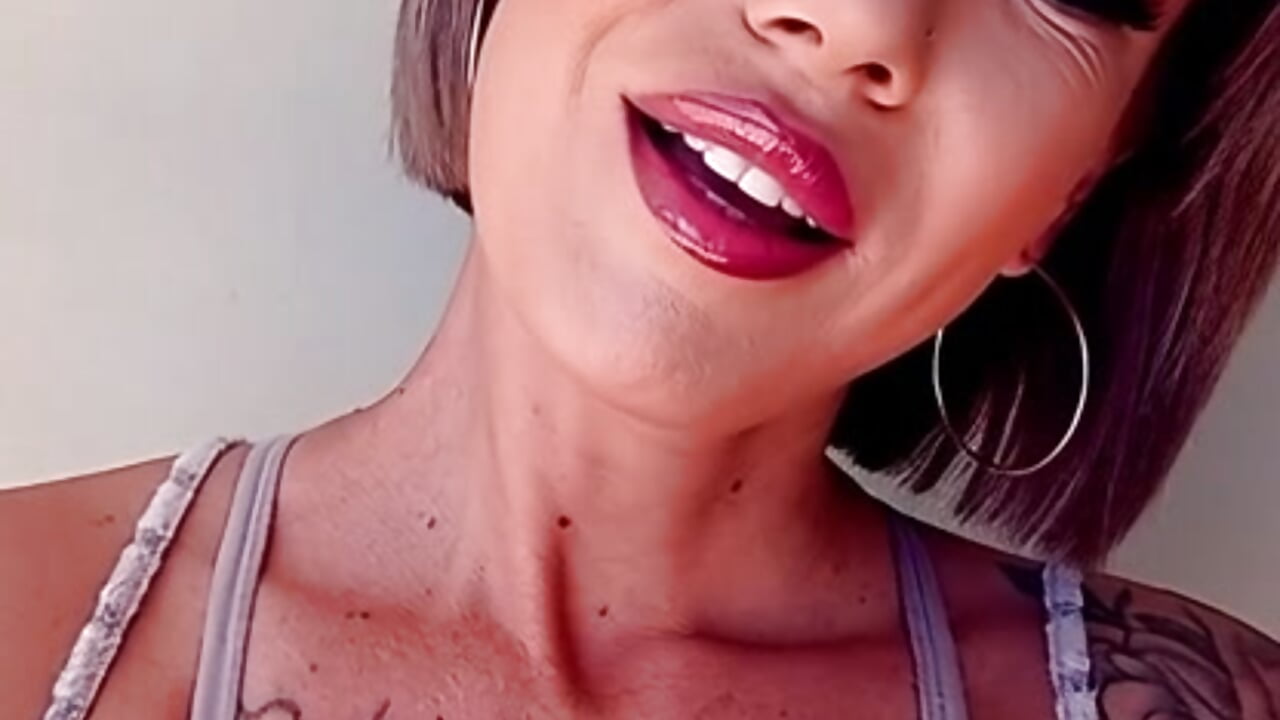 😘😘😘 - video di Juicy_Lucy modella di cam