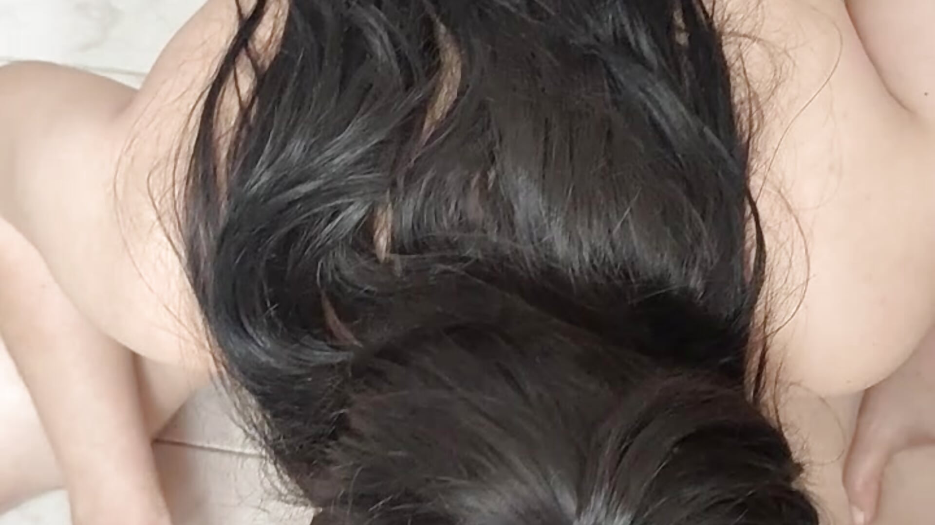 En la sala, sentadita en el dildo - video van issabellagray cam-model