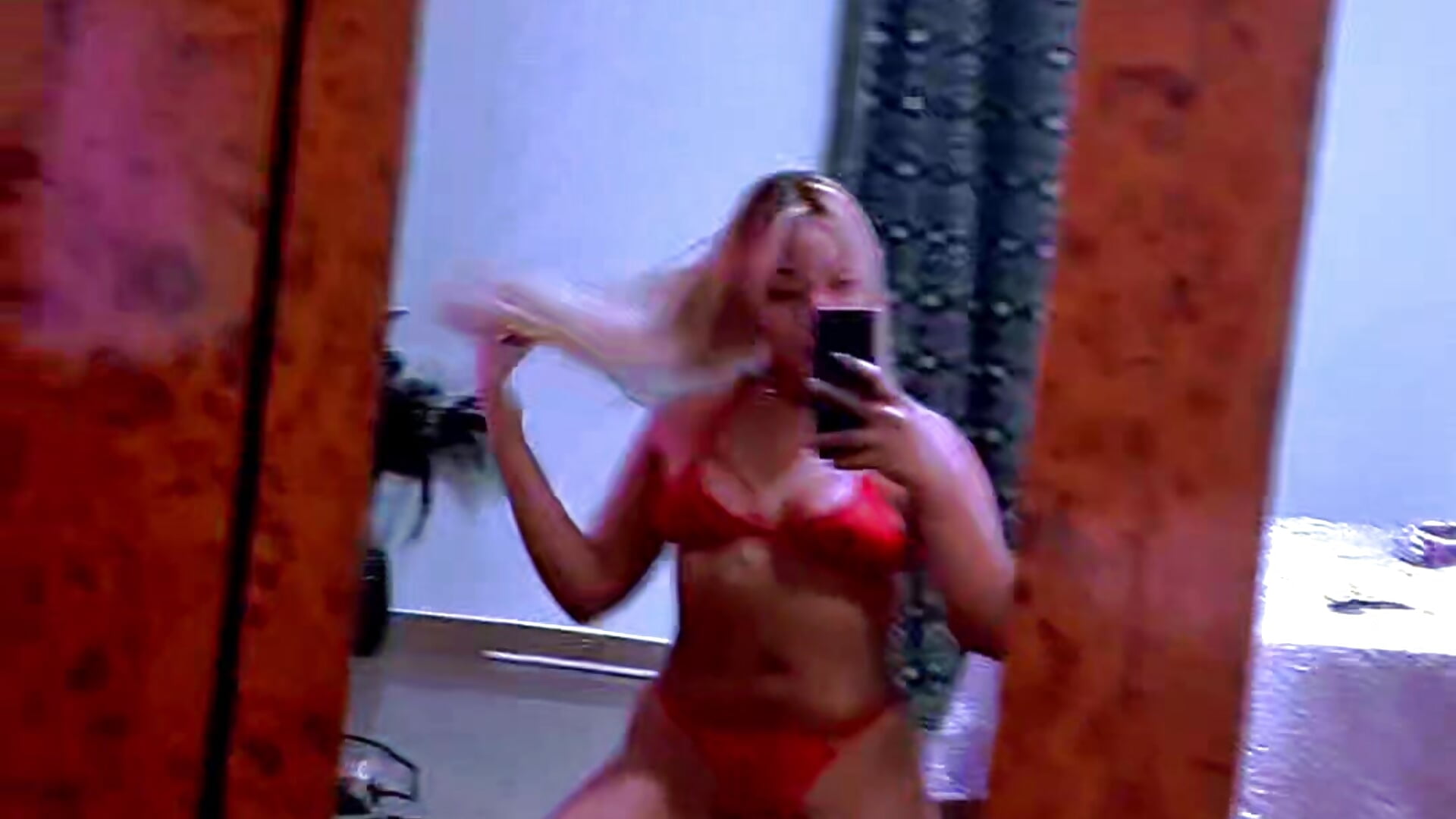 Me – video af MeganCortex