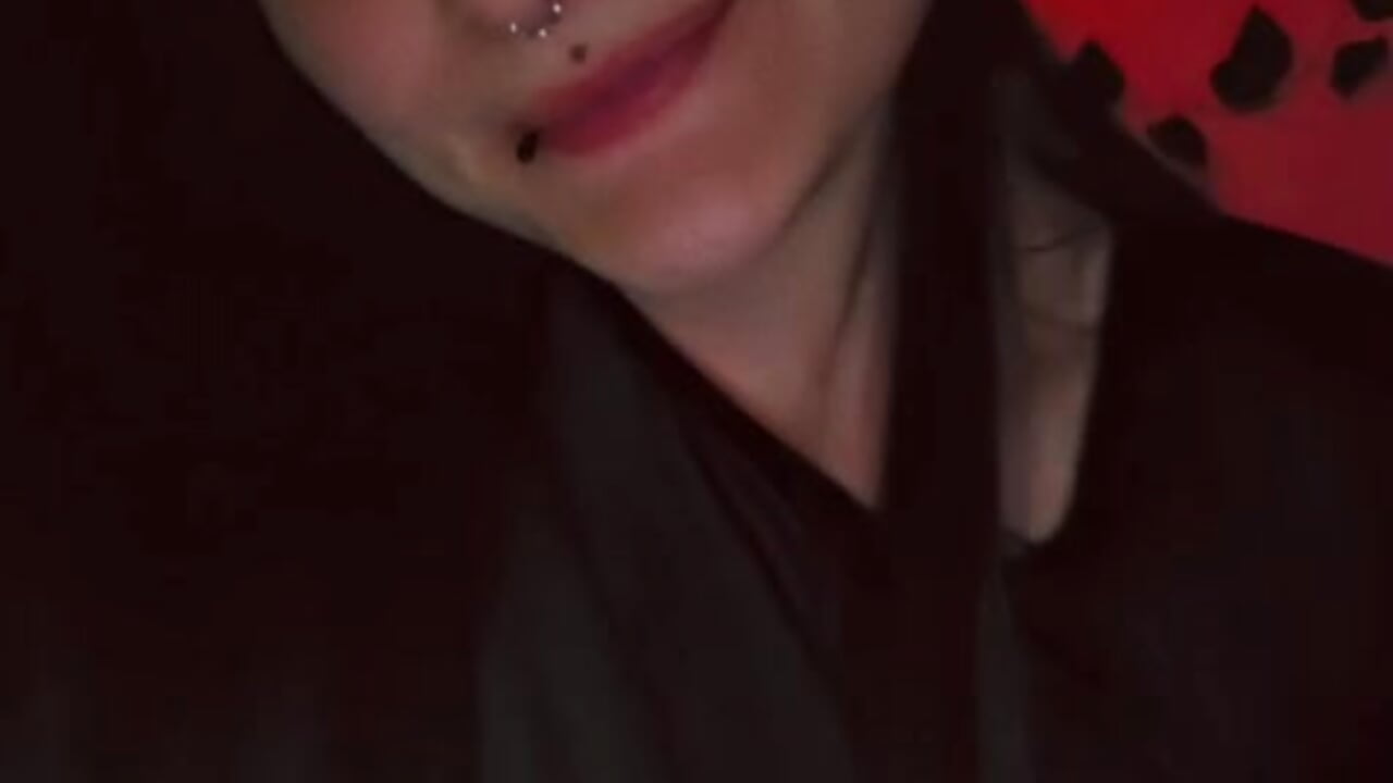 piercing - วิดีโอโ ดย Coralinne__ โมเดลแคม