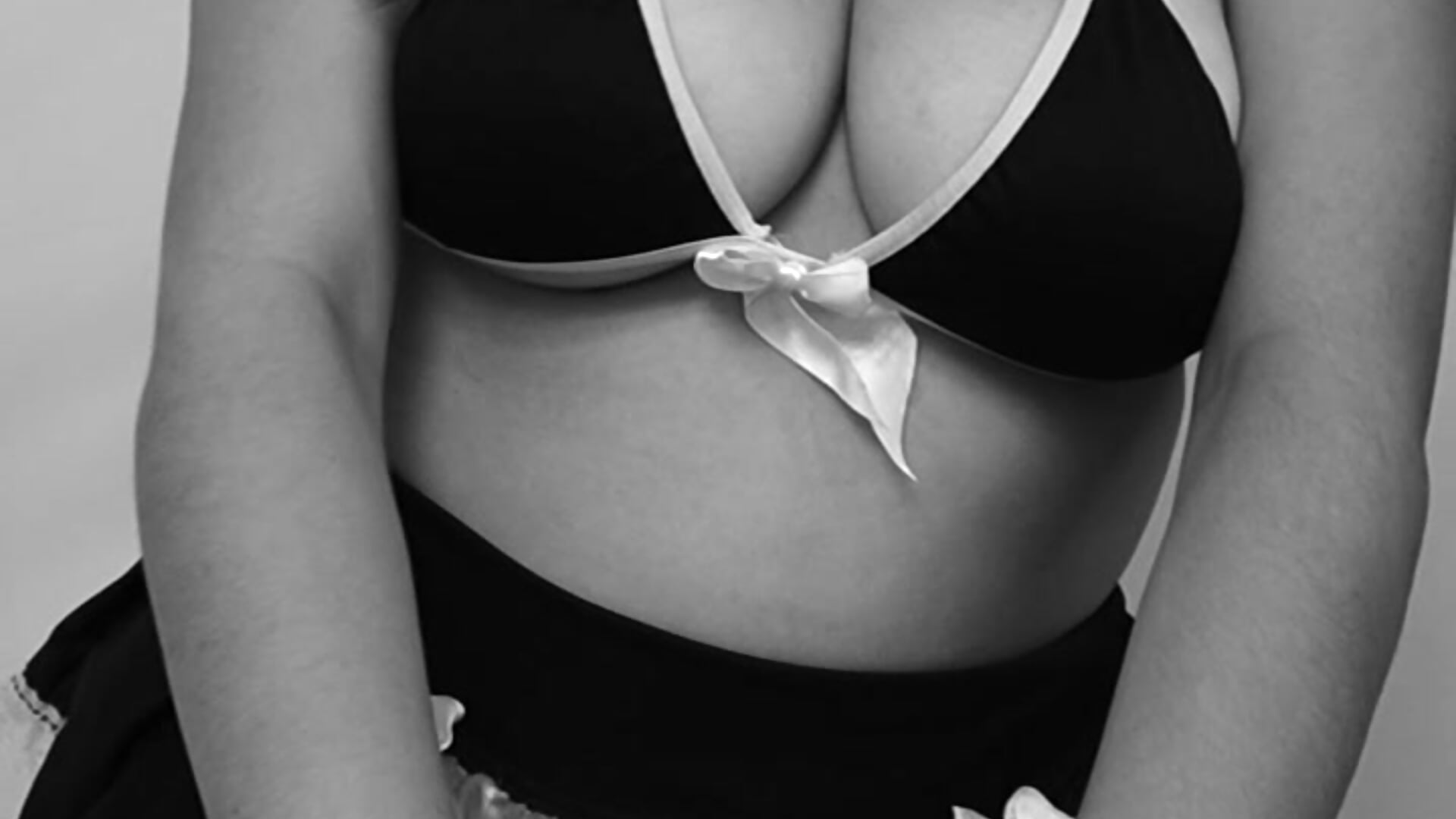 sexy black and white 🖤 - video by Mia_Juicyberry cam model