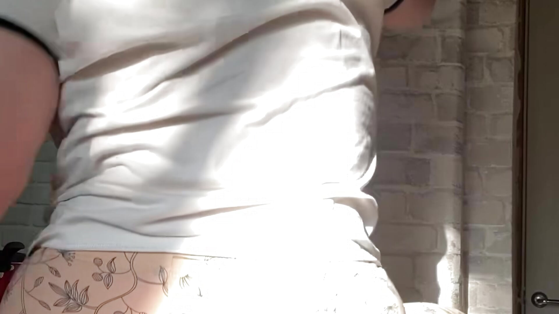 Do you want to help me clean the kitchen? - video by FetishIris cam model